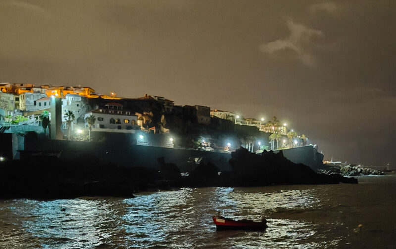 Madeira apaga as luzes pela cagarra